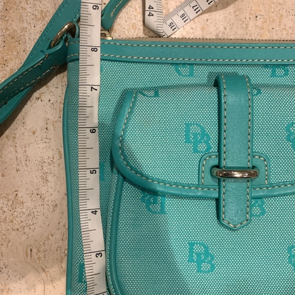 Dooney Bourke crossbody bag in great condition - Picture 10 of 11